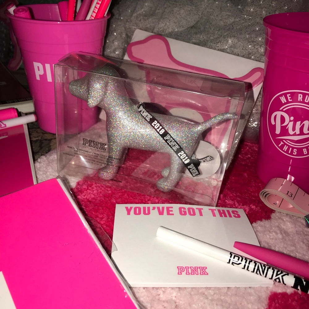 💕NEW Pink VS mini silver 2018 glitter dog ornament💕 - Picture 8 of 8